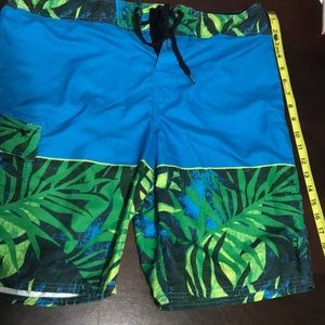 Mens O’Neill swim trunks size 34
